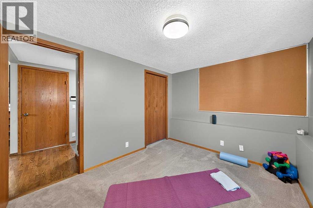 31 Scenic Cove Place NW, Calgary, Alberta  T2L 1M6 - Photo 21 - A2333634