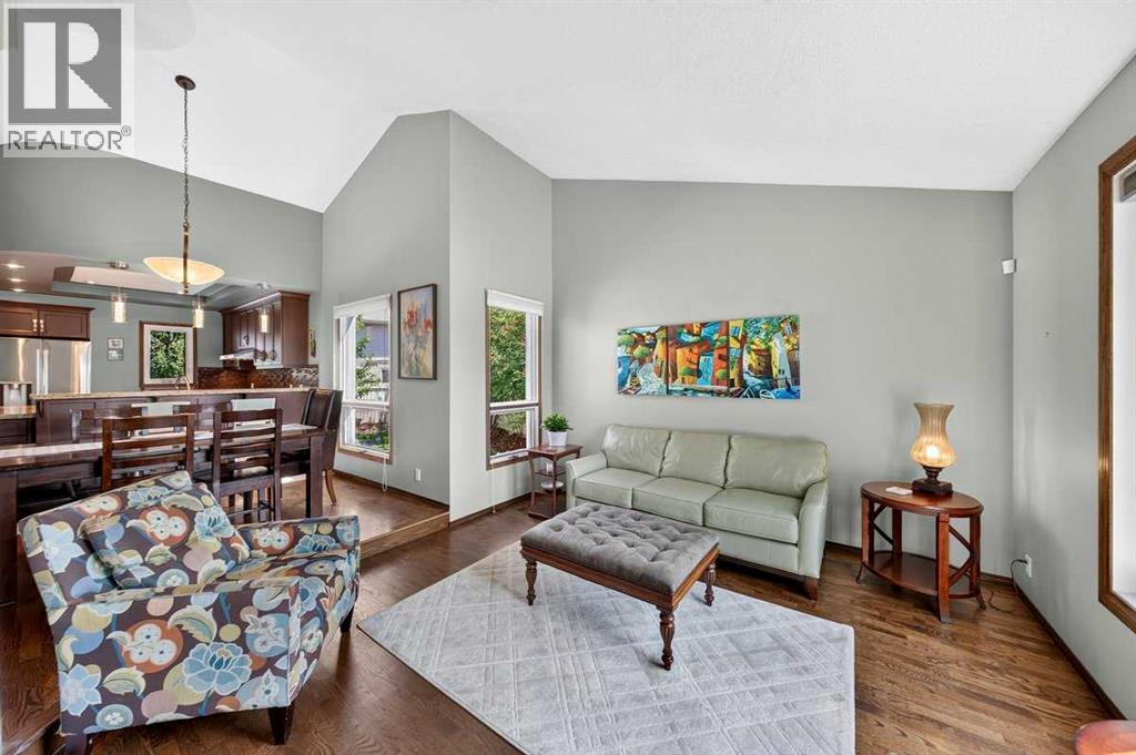 31 Scenic Cove Place NW, Calgary, Alberta  T2L 1M6 - Photo 6 - A2333634
