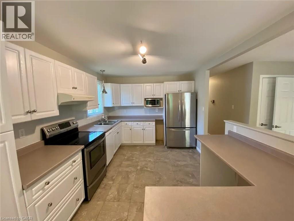 92 Leaside Drive, Welland, Ontario  L3C 6B2 - Photo 5 - 40850345