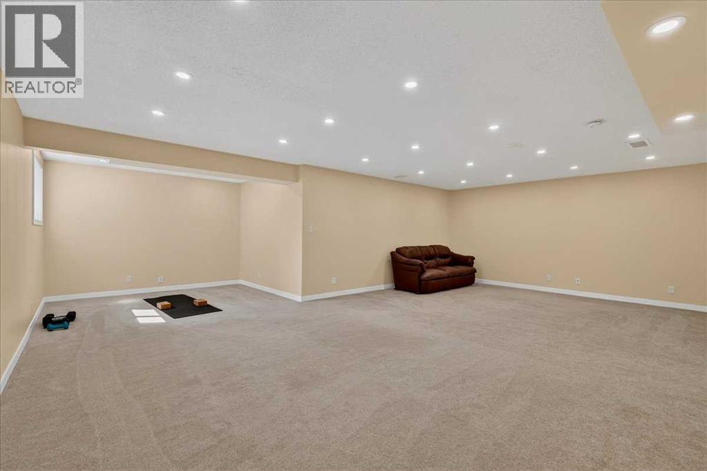 277 Evermeadow Avenue SW, Calgary, Alberta  T2Y 0C5 - Photo 36 - A2334031