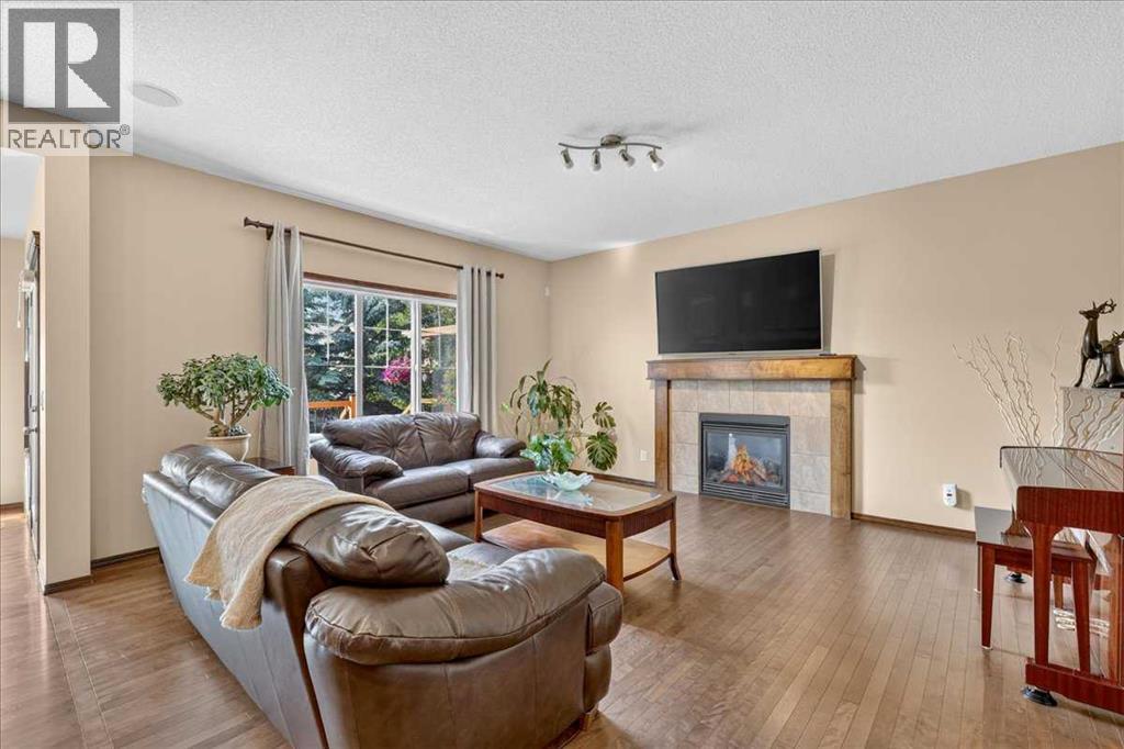 277 Evermeadow Avenue SW, Calgary, Alberta  T2Y 0C5 - Photo 11 - A2334031
