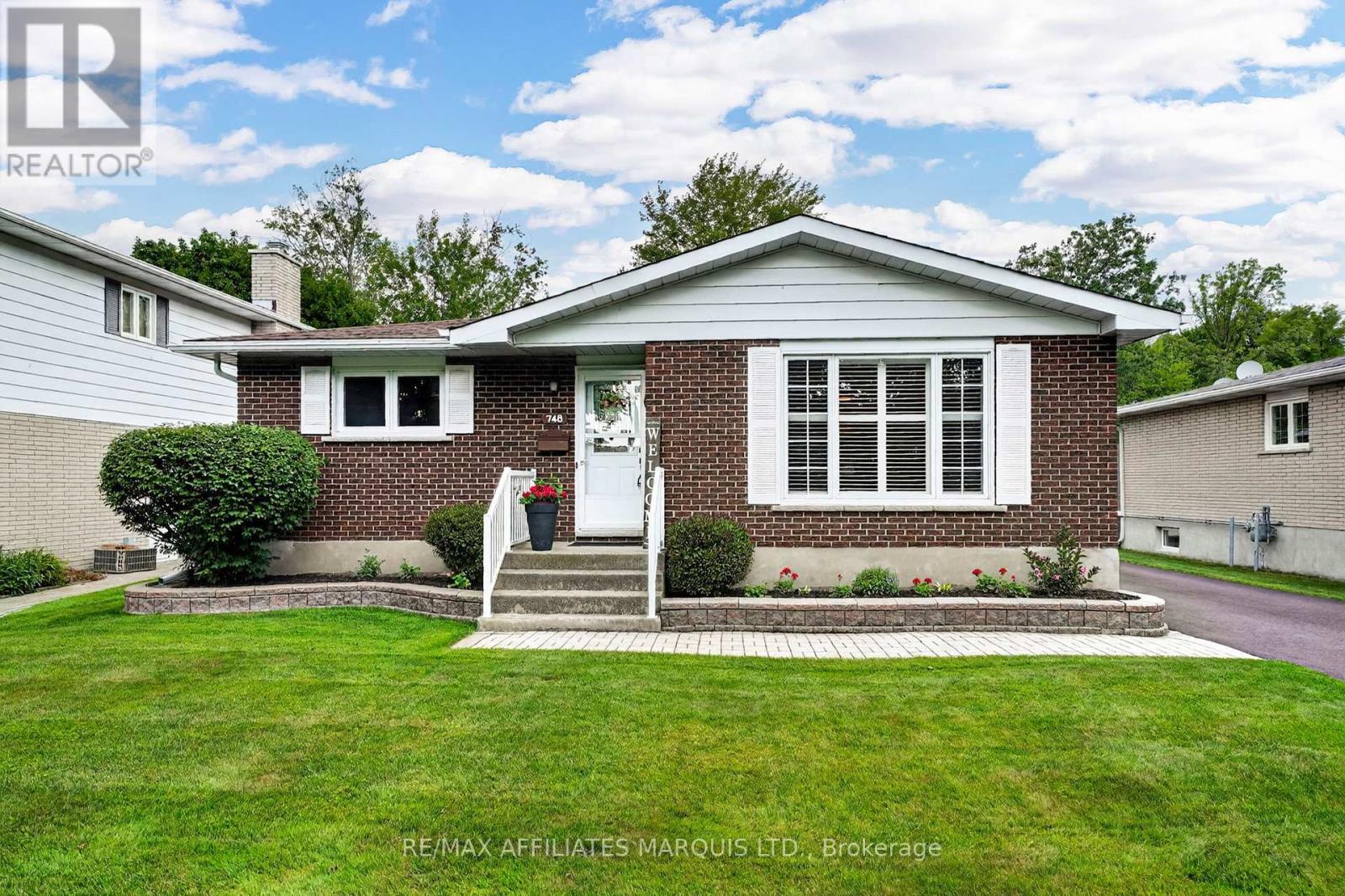 748 Montcalm Court, Cornwall, Ontario  K6H 6C3 - Photo 1 - X13628438