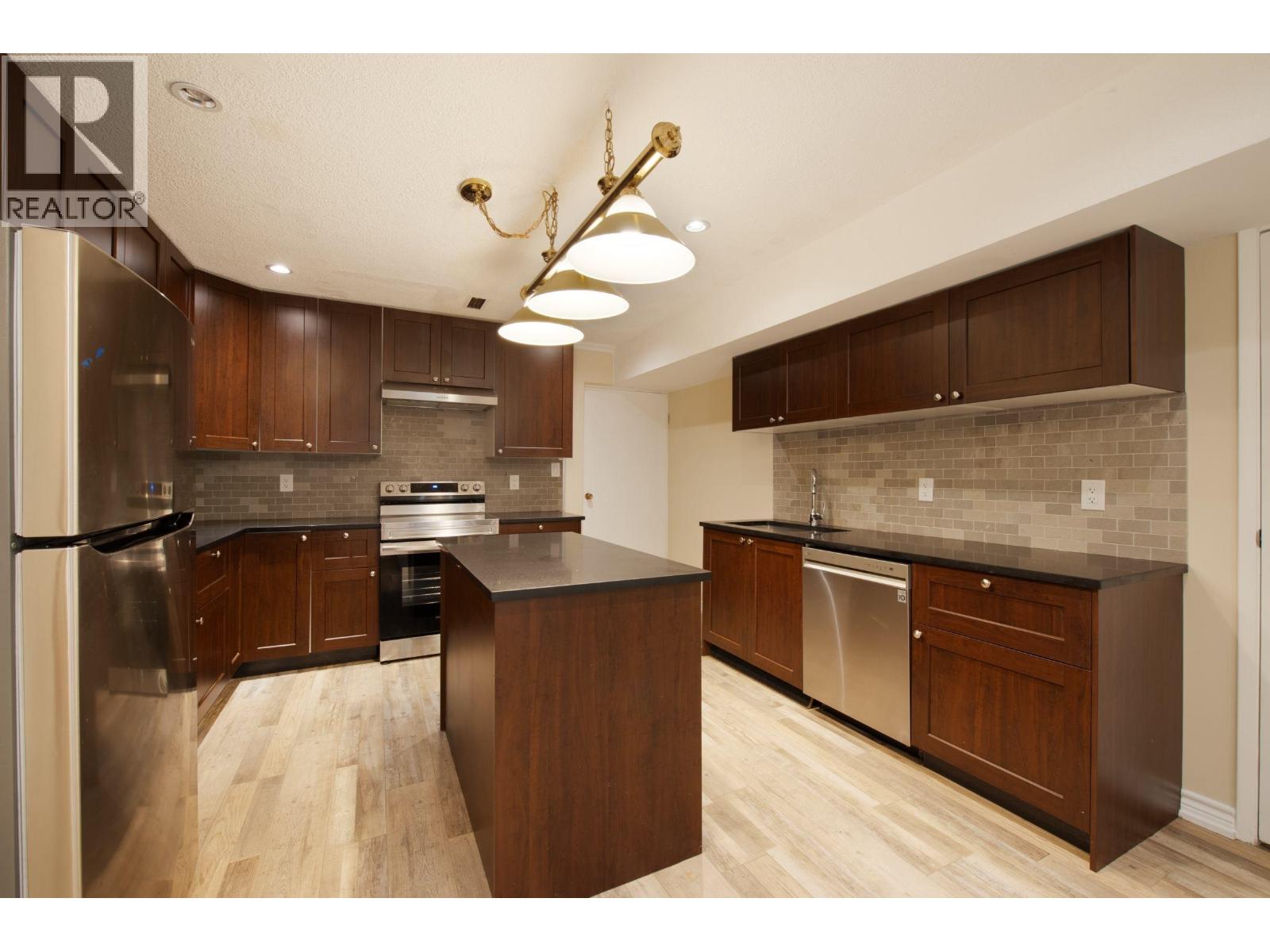 Ground 4437 Atlee Avenue, Burnaby, British Columbia  V5G 3R7 - Photo 3 - R3151804