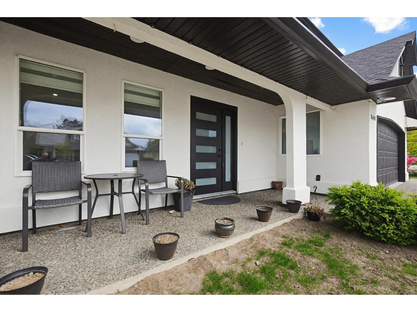 5648 Villa Rosa Place, Sardis South, Chilliwack, British Columbia  V2R 3K6 - Photo 2 - R3151656