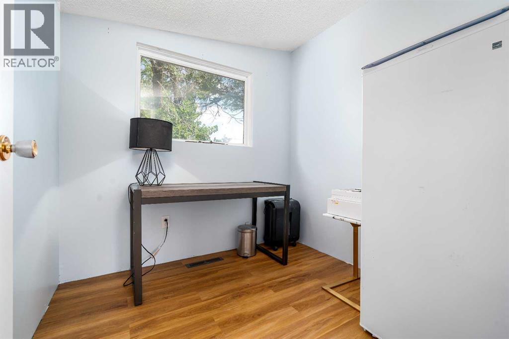 1043, 6 Ave, Empress, Alberta  T0J 1E0 - Photo 13 - A2323664