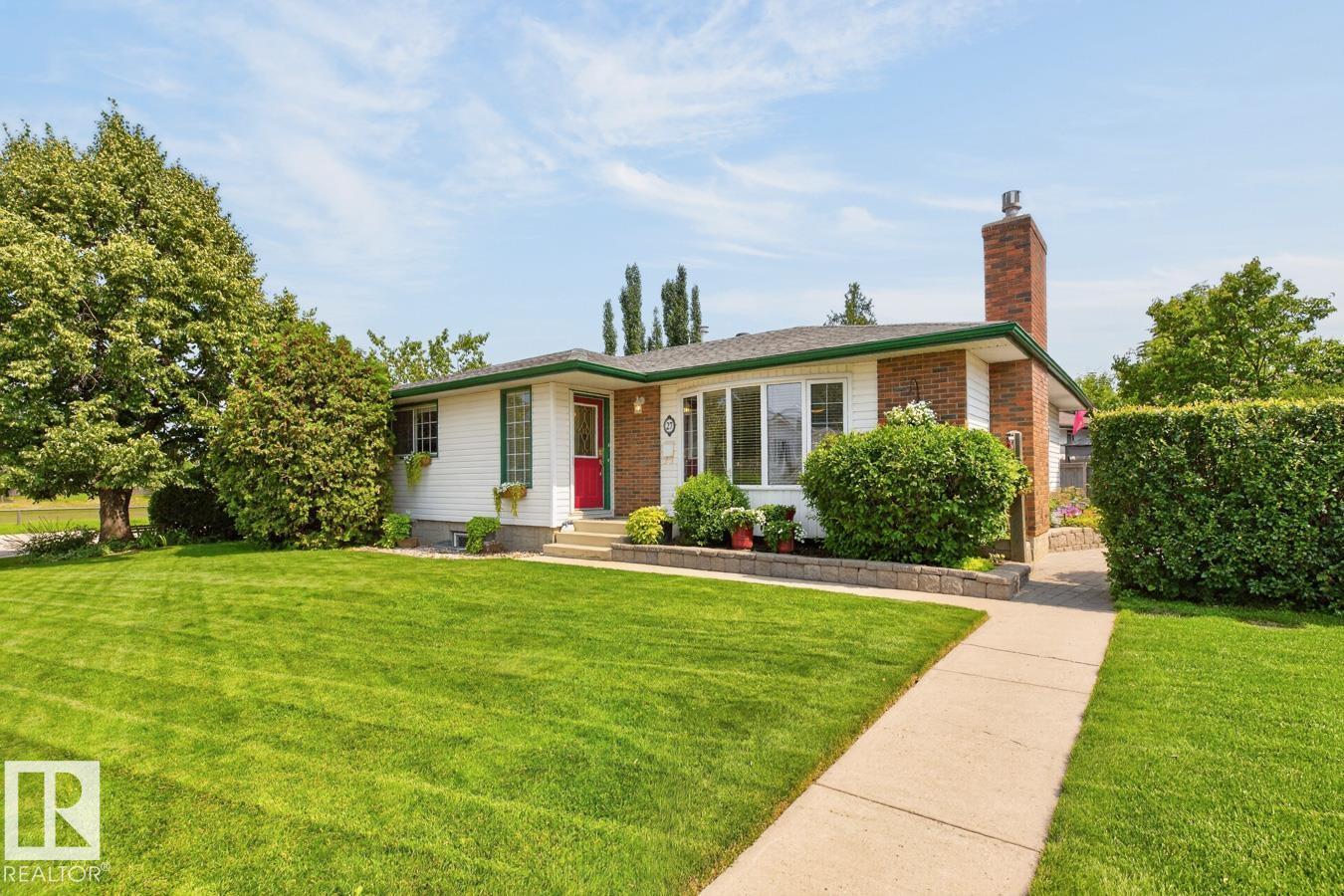 27 Milford CR, Sherwood Park, Alberta