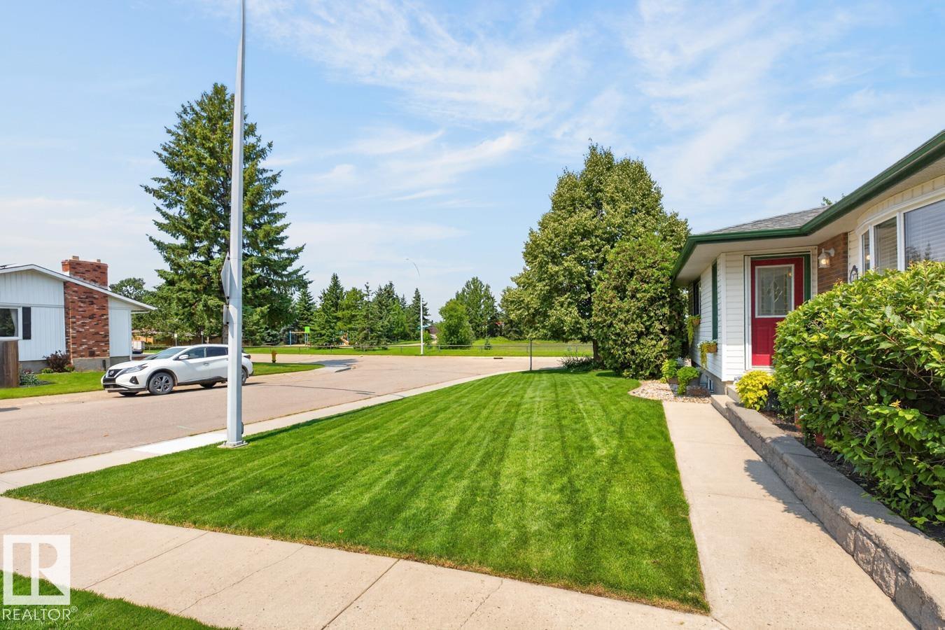 27 Milford Cr, Sherwood Park, Alberta  T8V 3V3 - Photo 3 - E4501741