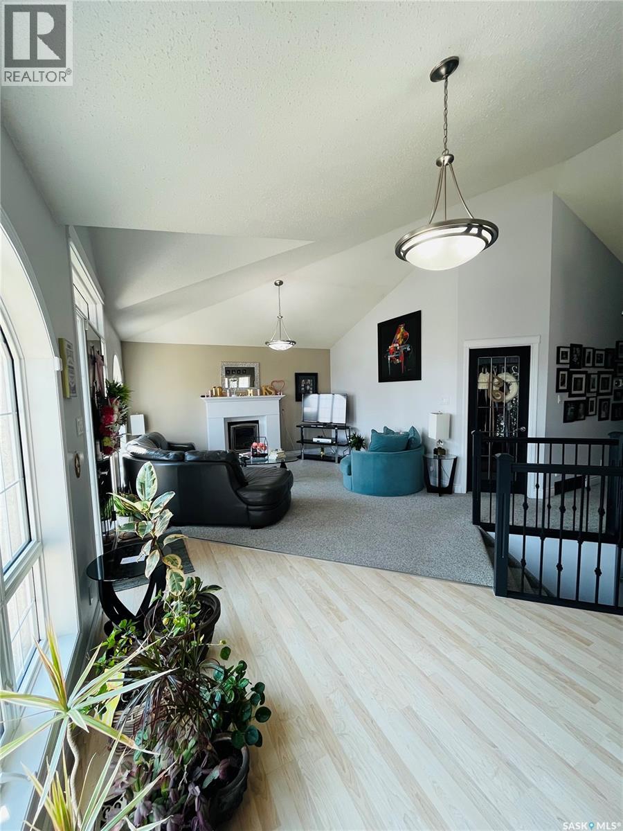 627 Highland Drive, Swift Current, Saskatchewan S9H 4Z5 - Photo 6 - SK044278