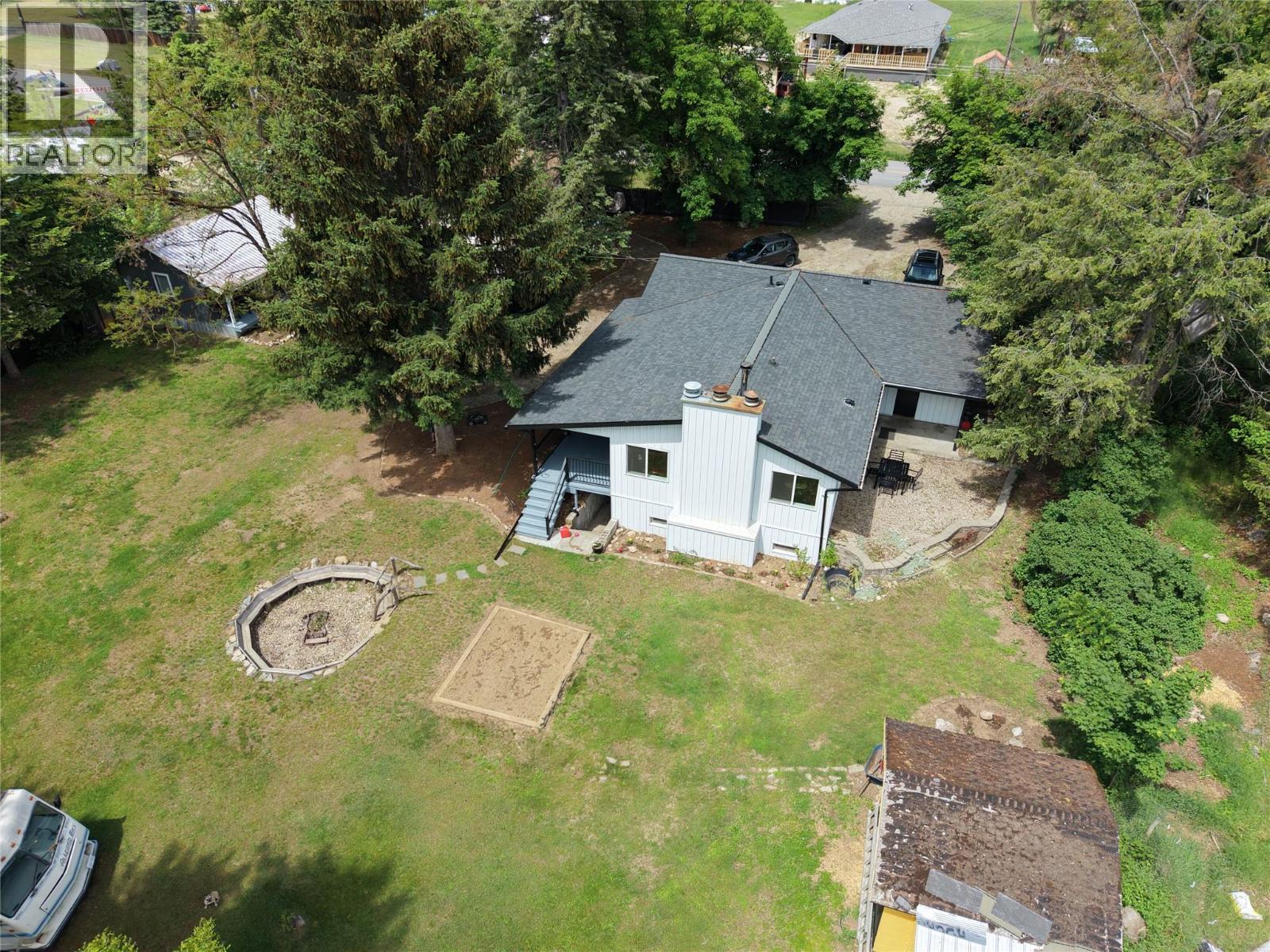 3718 Krestova Road, Krestova, British Columbia  V0G 1H2 - Photo 5 - 10390354