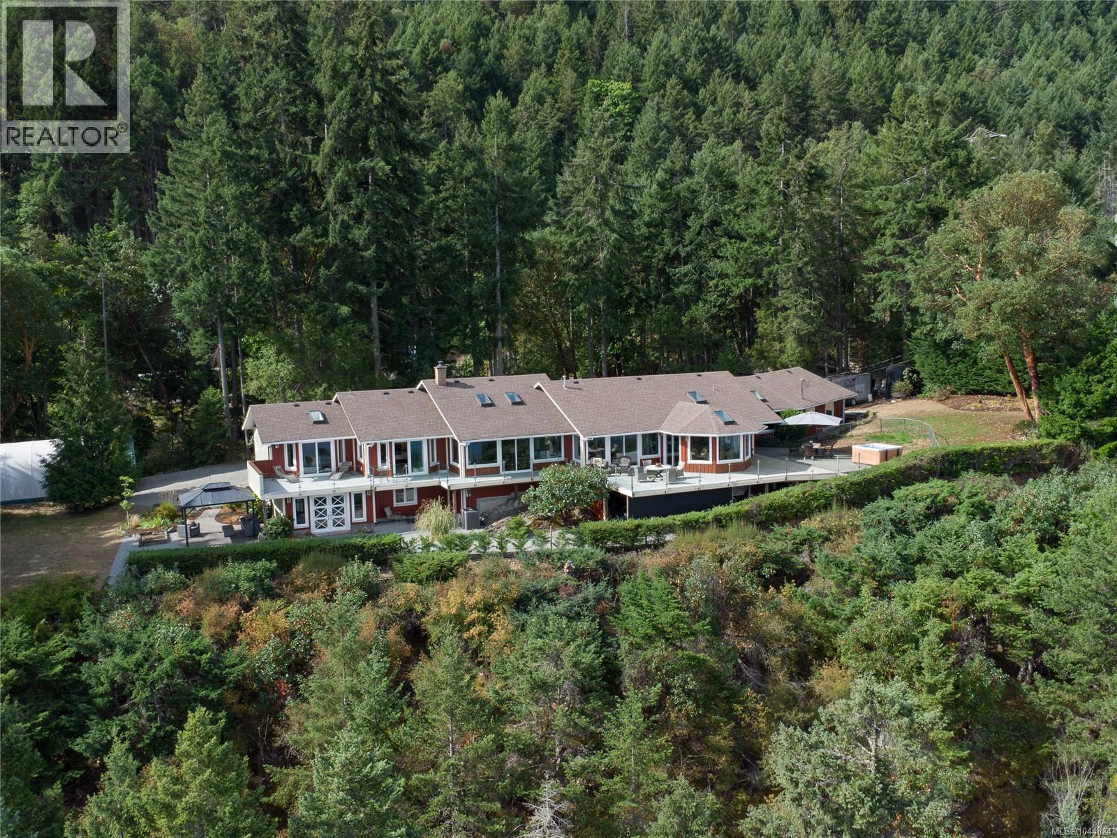 8485 Lisa Lane, Lantzville, British Columbia
