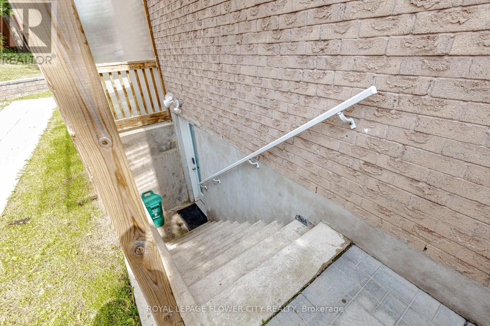 1530 Somergrove Crescent, Pickering, Ontario  L1X 2K7 - Photo 31 - E13623168