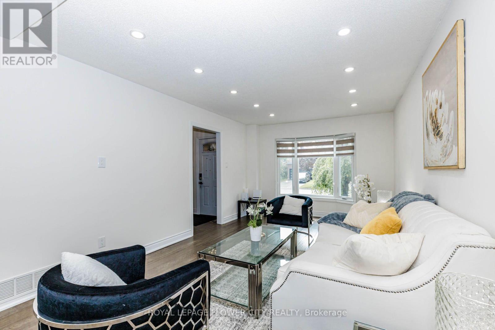 1530 Somergrove Crescent, Pickering, Ontario  L1X 2K7 - Photo 8 - E13623168