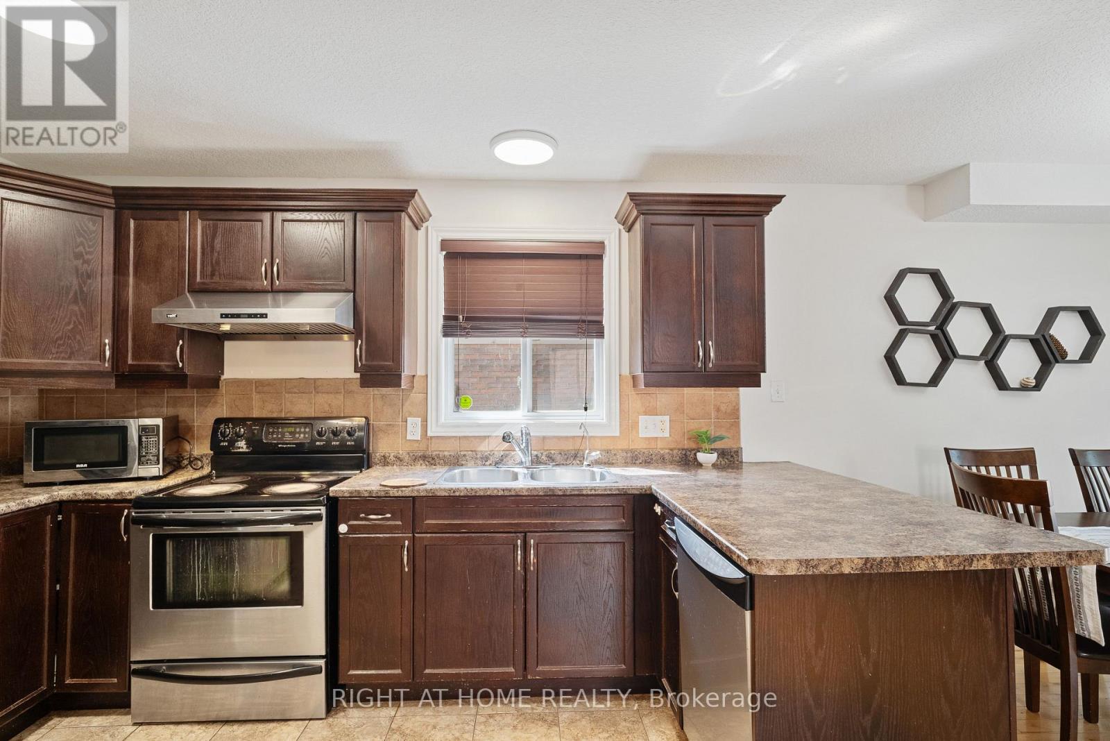 1460 South Wenige Drive N, London North, Ontario  N5X 4N1 - Photo 13 - X13628520