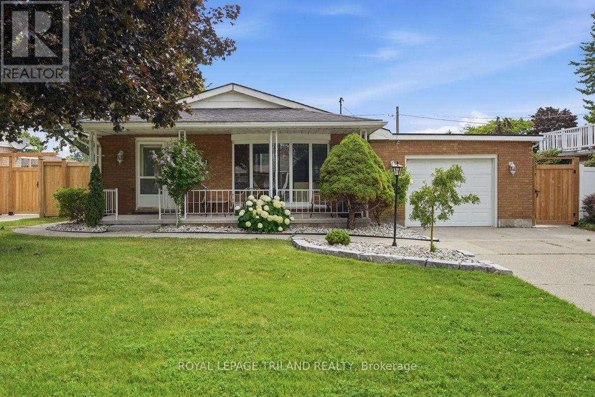27 Aldborough Avenue, St. Thomas, Ontario  N5R 4S8 - Photo 1 - X13628574