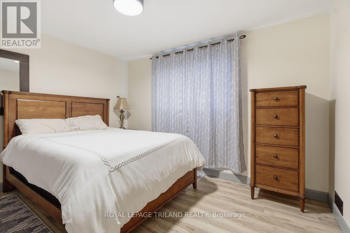 27 Aldborough Avenue, St. Thomas, Ontario  N5R 4S8 - Photo 6 - X13628574