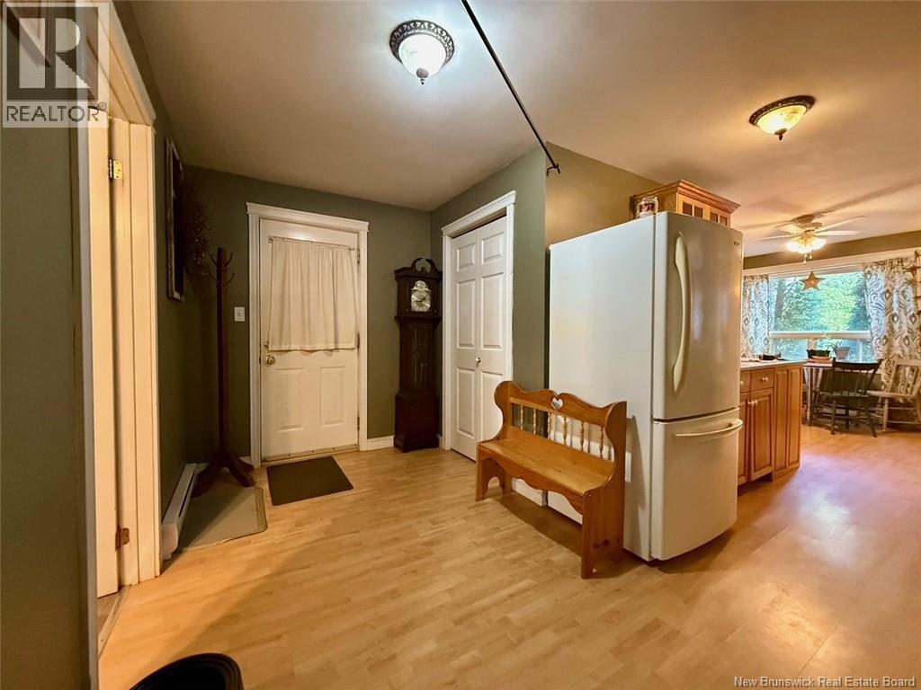 7 Oak Street, Mcadam, New Brunswick  E6J 1M5 - Photo 11 - NB145138