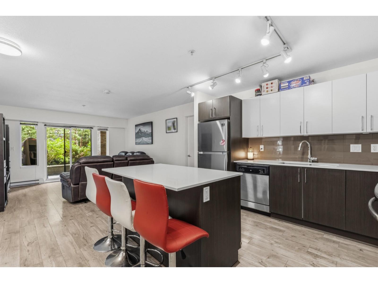 206 8695 160 STREET, Surrey, British Columbia