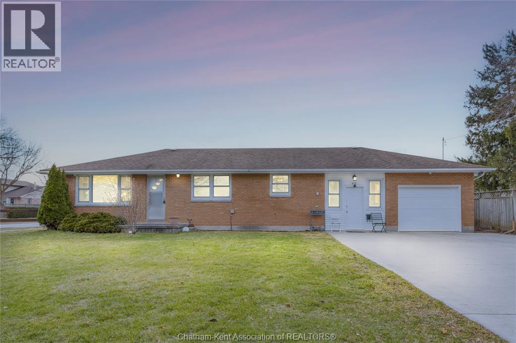 410 Mcnaughton Avenue East, Chatham, Ontario  N7L 2G9 - Photo 2 - 26018587