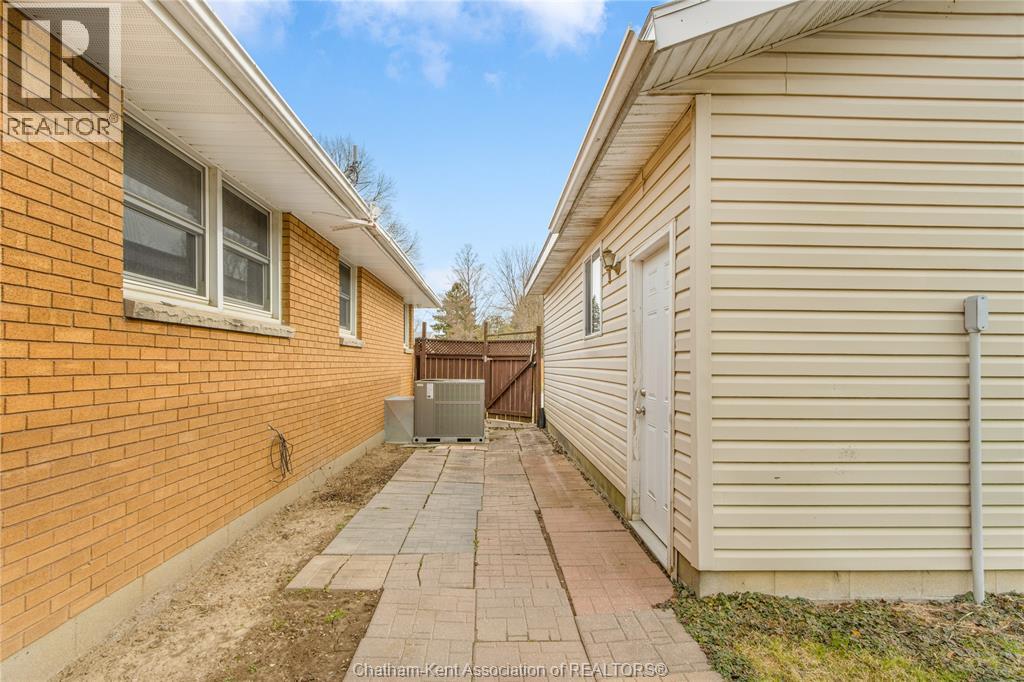 410 Mcnaughton Avenue East, Chatham, Ontario  N7L 2G9 - Photo 20 - 26018587