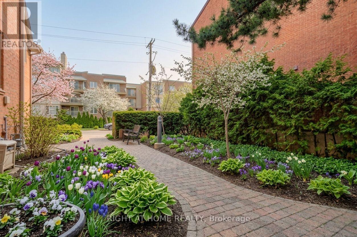 6 - 2 Columbus Avenue, Ottawa, Ontario K1K 1R3 - Photo 2 - X13628622
