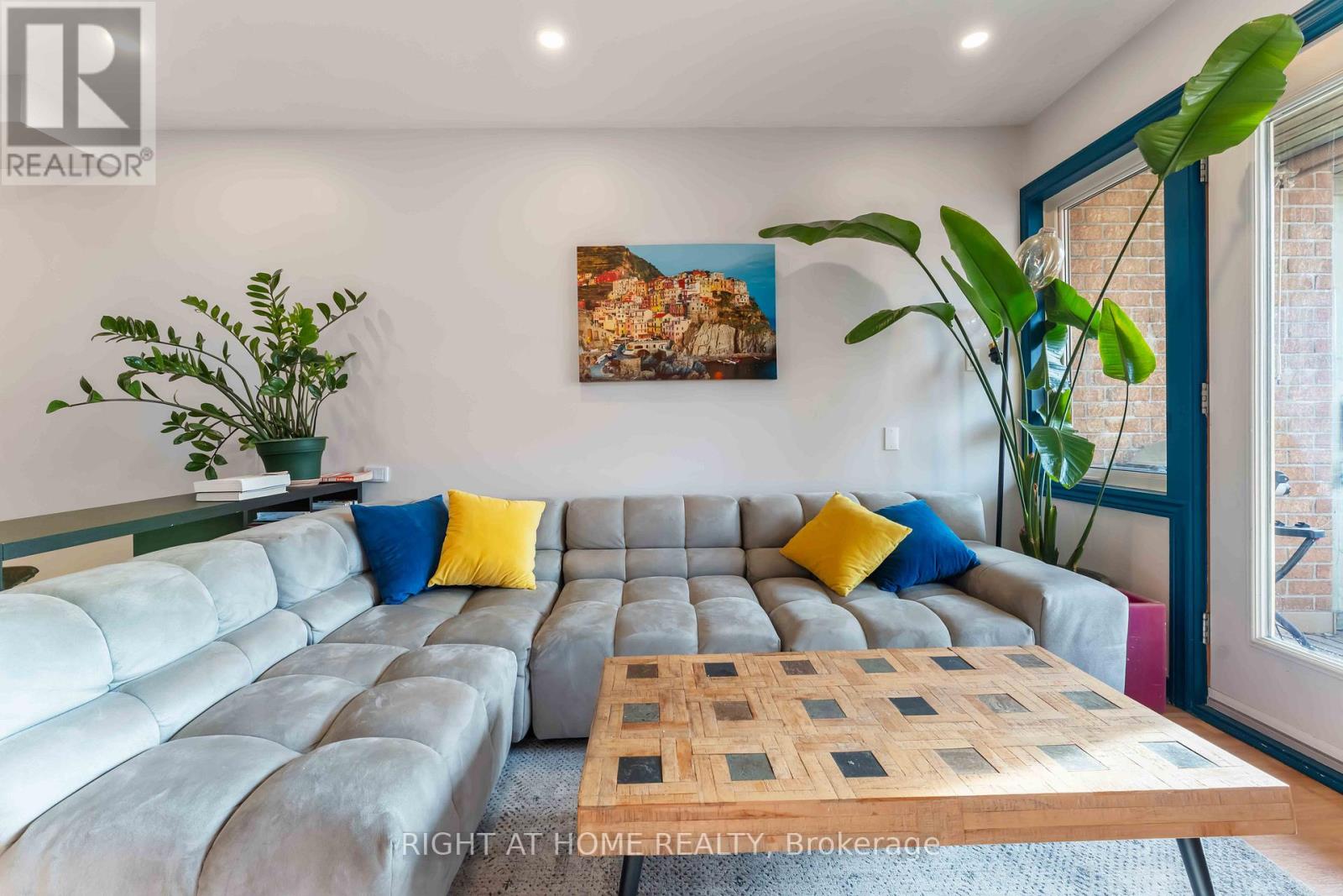 6 - 2 Columbus Avenue, Ottawa, Ontario K1K 1R3 - Photo 8 - X13628622