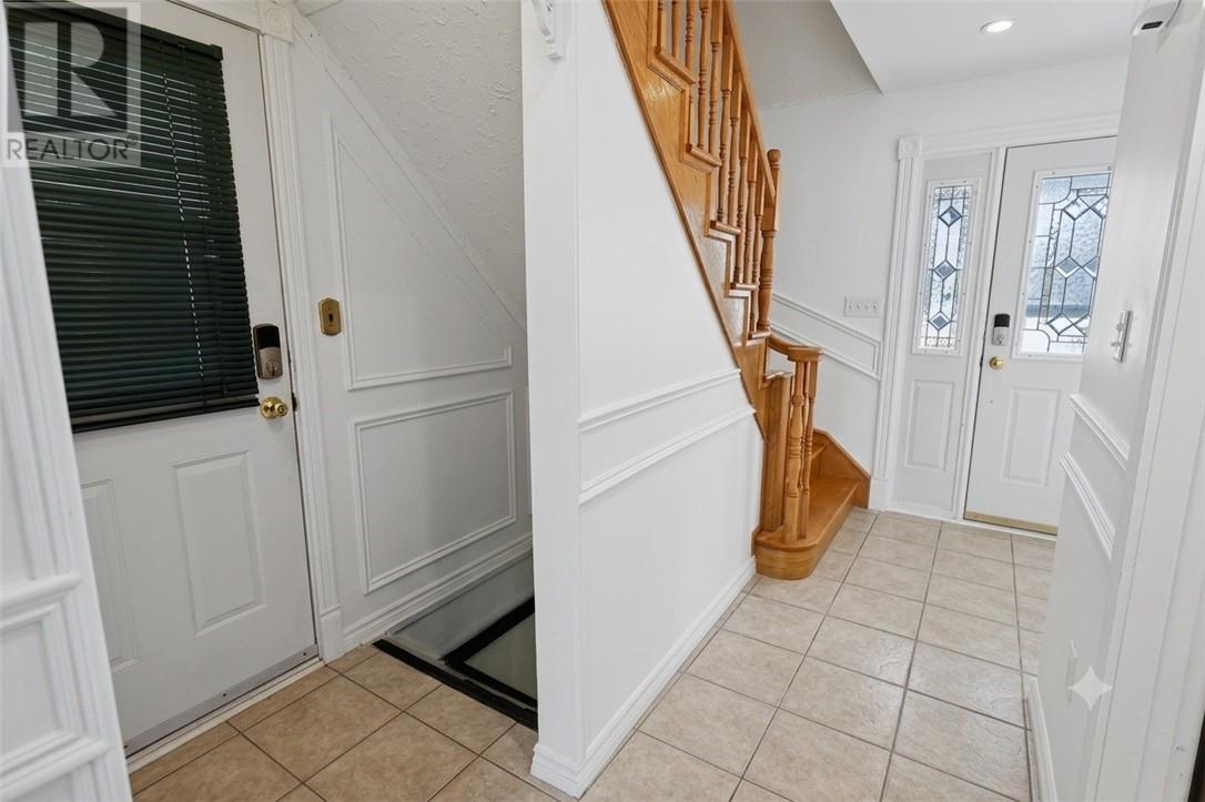 29 Caroline Court, Sudbury, Ontario  P3A 4H2 - Photo 3 - 2129562