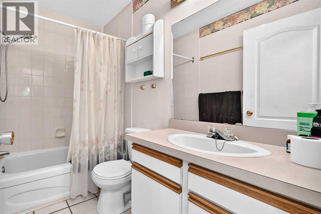 6437 Coach Hill Road SW, Calgary, Alberta  T3H 1B5 - Photo 20 - A2334043