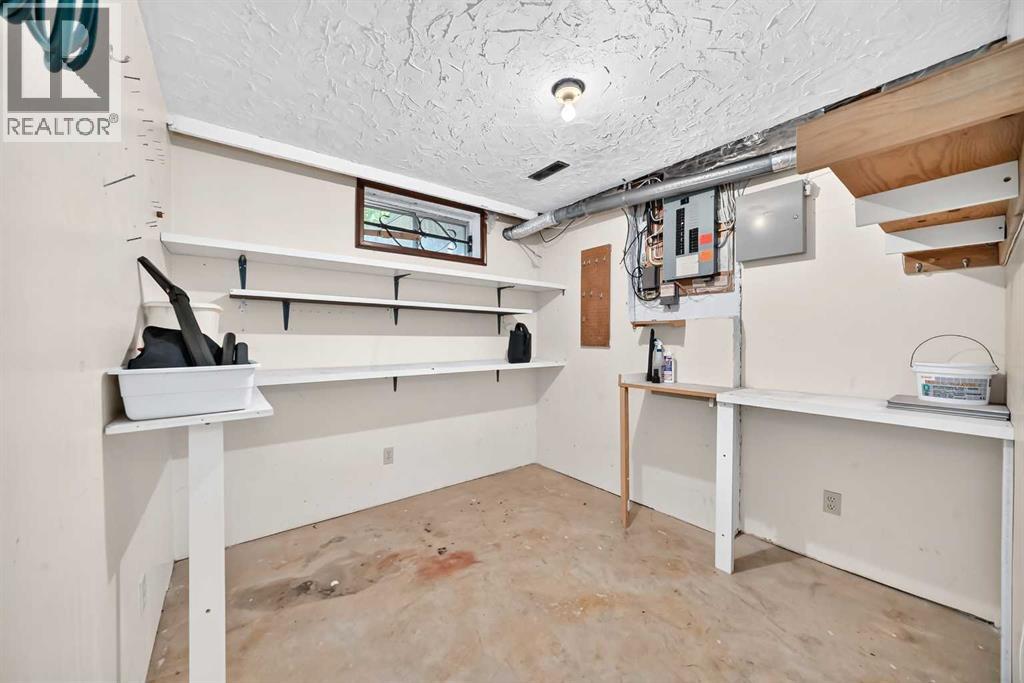 6437 Coach Hill Road SW, Calgary, Alberta  T3H 1B5 - Photo 32 - A2334043