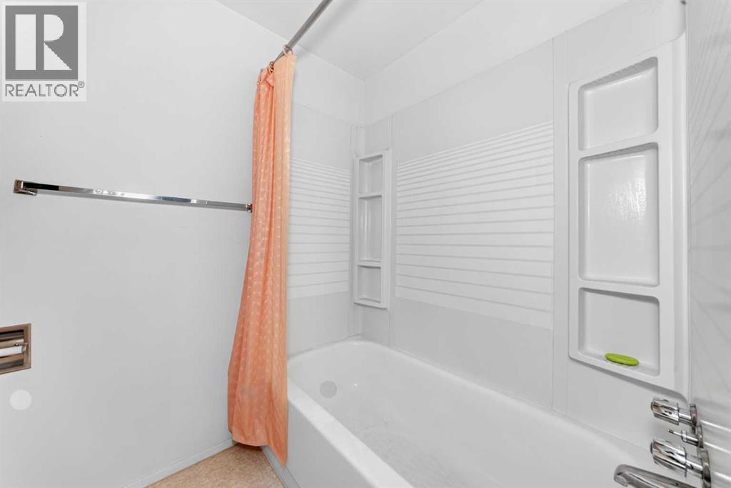 6437 Coach Hill Road SW, Calgary, Alberta  T3H 1B5 - Photo 36 - A2334043