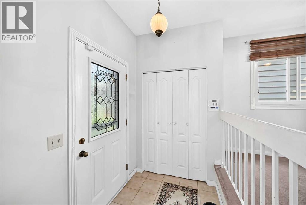 6437 Coach Hill Road SW, Calgary, Alberta  T3H 1B5 - Photo 4 - A2334043