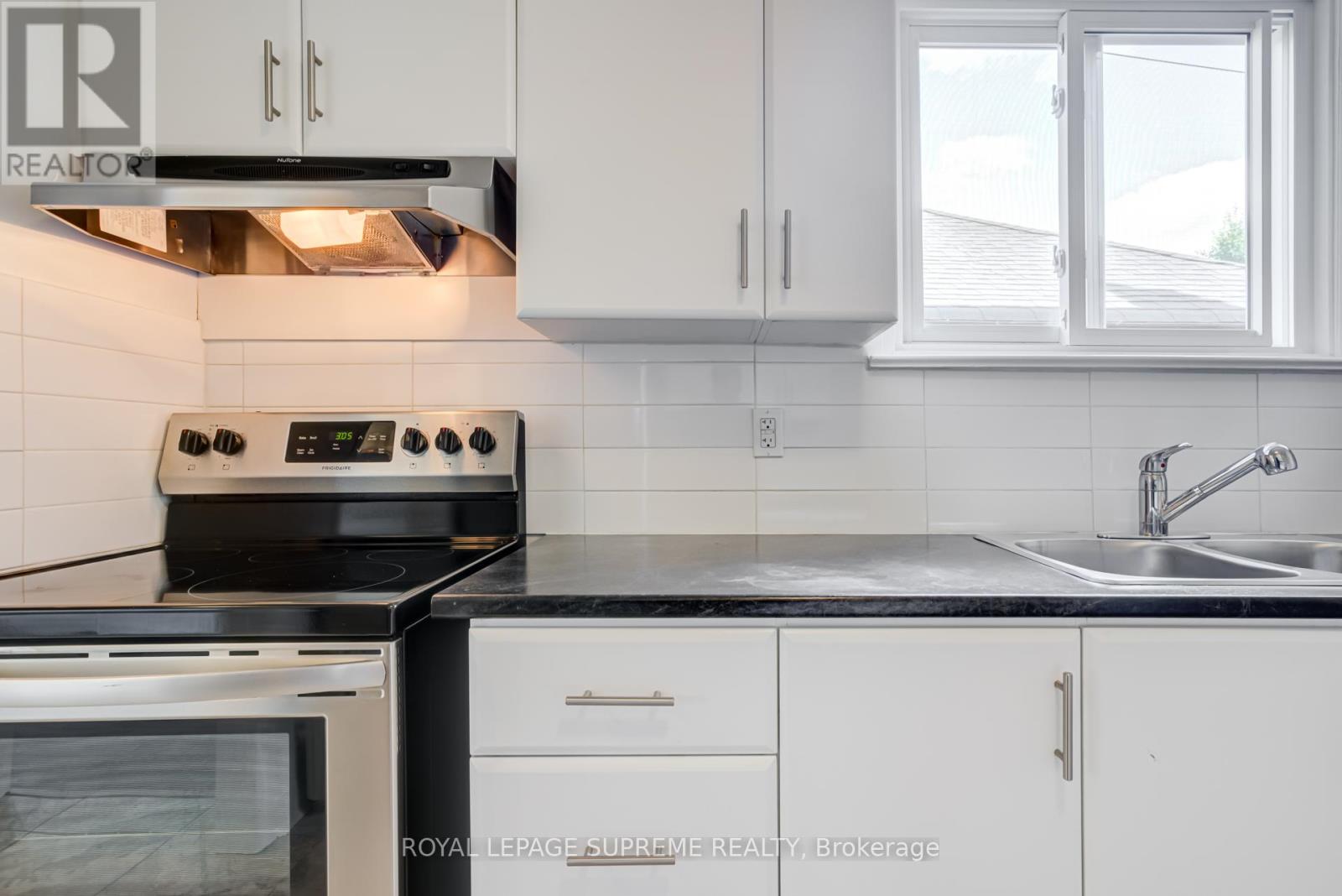 1 - 79 Lanark Avenue, Toronto, Ontario  M6E 2G3 - Photo 13 - C13628536
