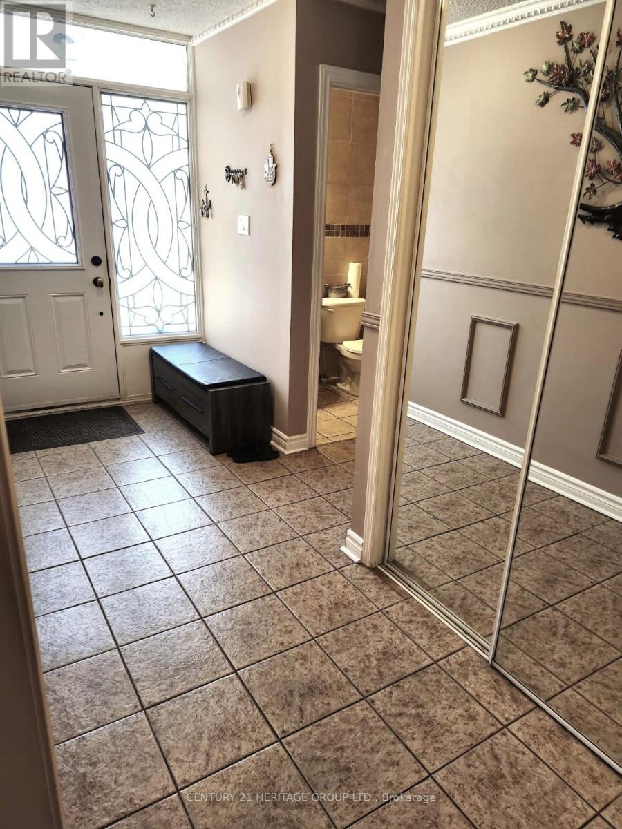 131 Black Hawk Way, Toronto, Ontario  M2R 3L7 - Photo 5 - C13628548