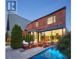 108 STRATFORD CRESCENT, Toronto, Ontario