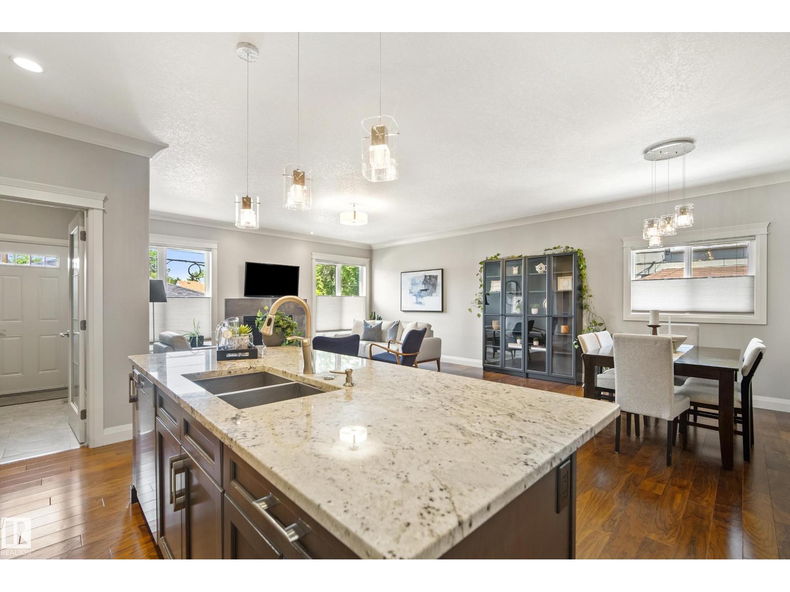 9844 75 Av NW, Edmonton, Alberta  T6E 1J1 - Photo 8 - E4499602