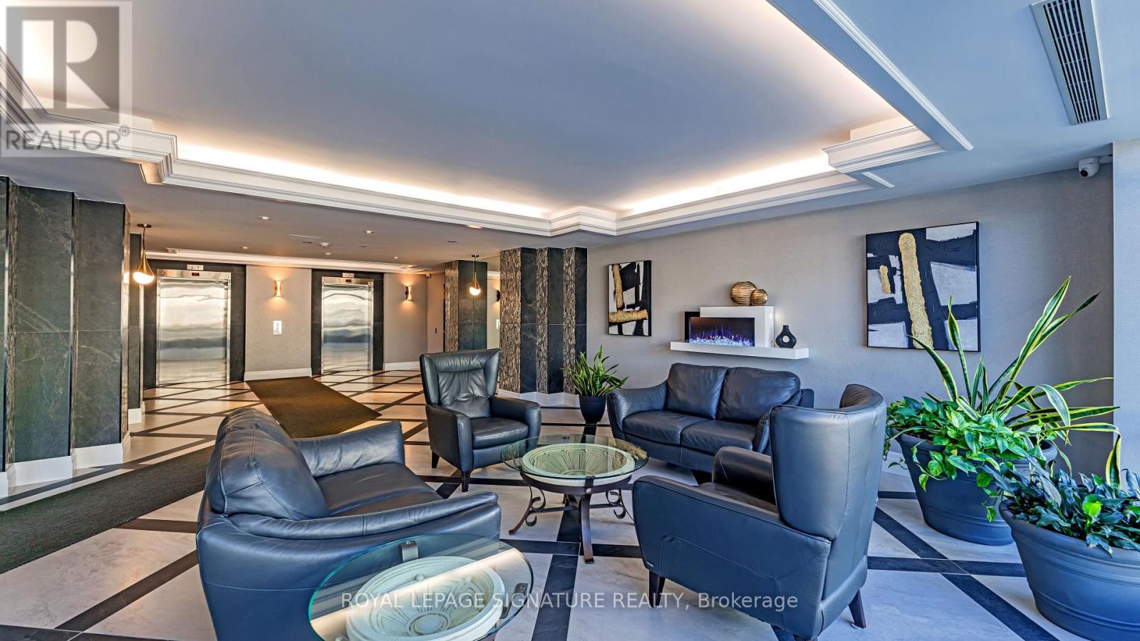 212 - 175 Cedar Avenue, Richmond Hill, Ontario L4C 9V3 - Photo 4 - N13628494