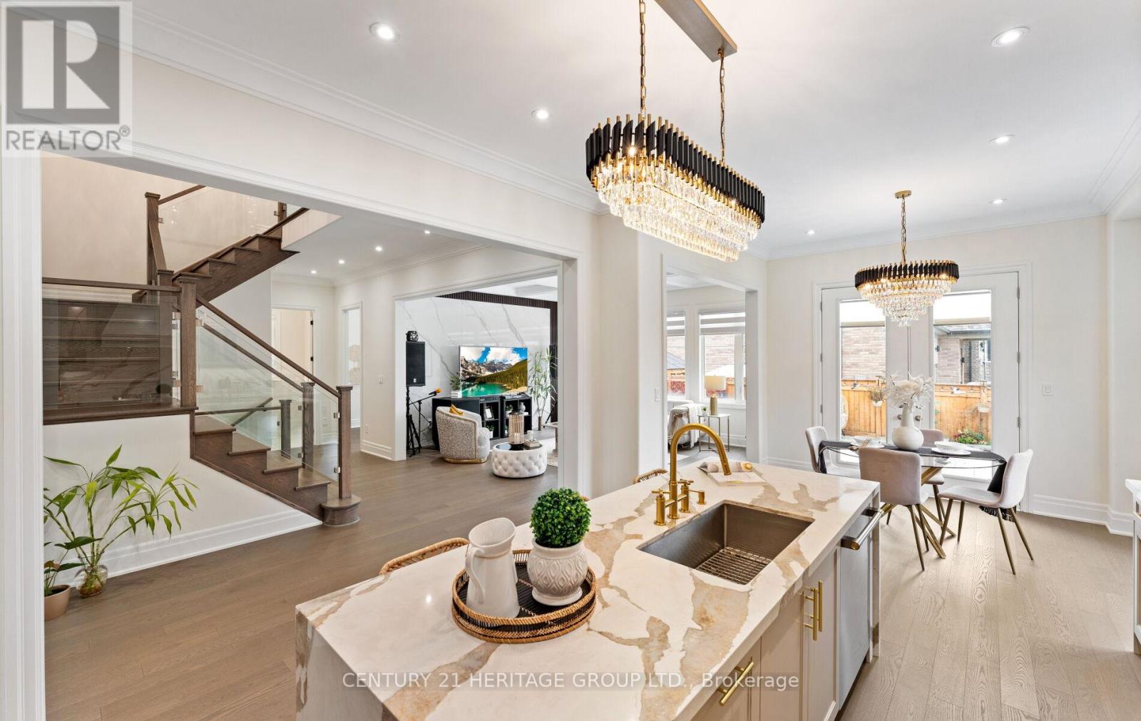 319 Danny Wheeler Boulevard, Georgina, Ontario  L4P 0K1 - Photo 6 - N13628608