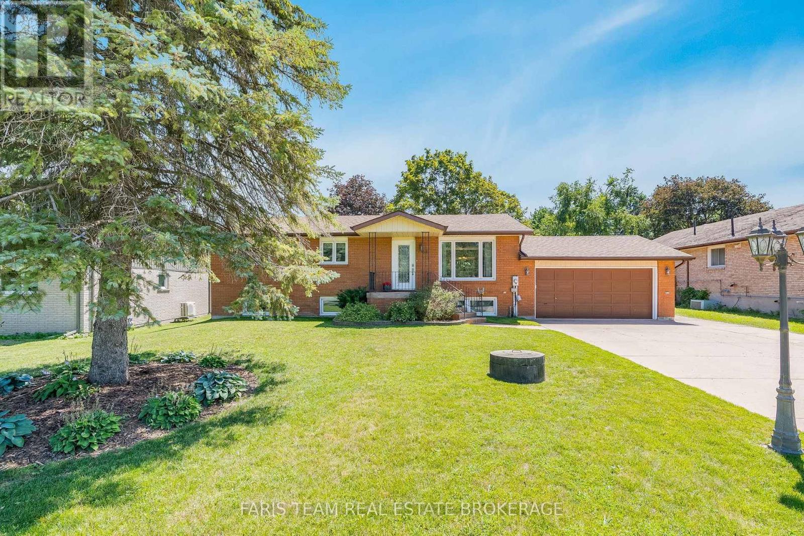 1041 Lebanon Drive, Innisfil, Ontario  L9S 2B7 - Photo 2 - N13628612
