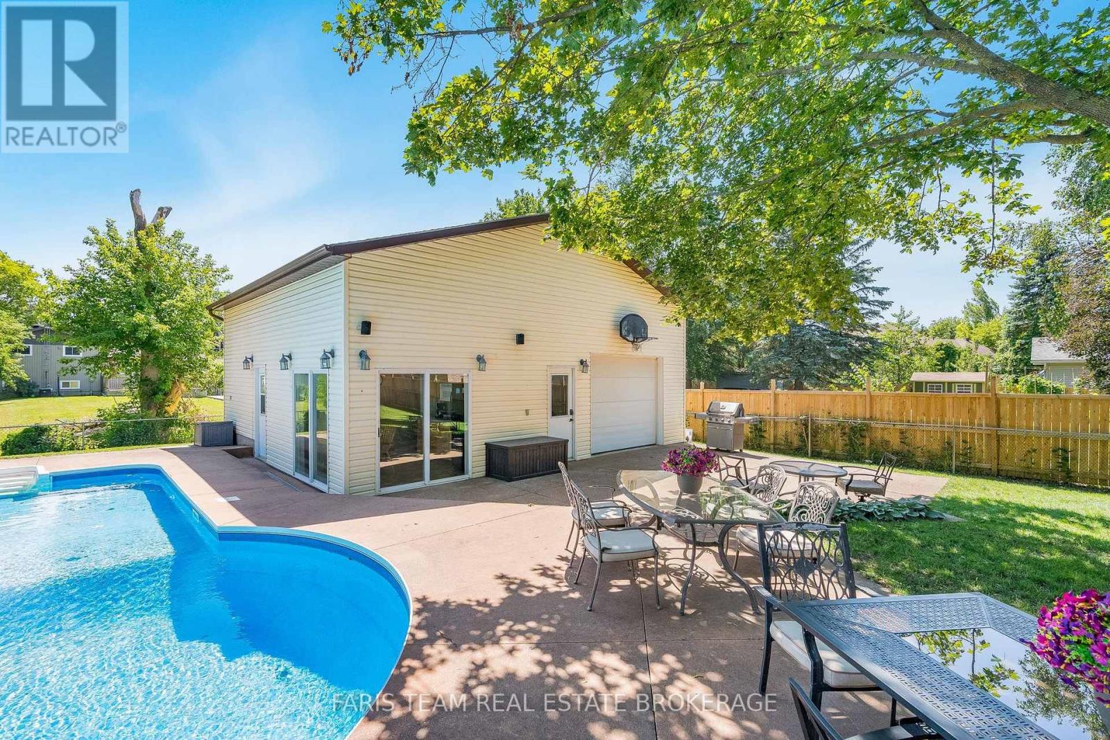 1041 Lebanon Drive, Innisfil, Ontario  L9S 2B7 - Photo 3 - N13628612