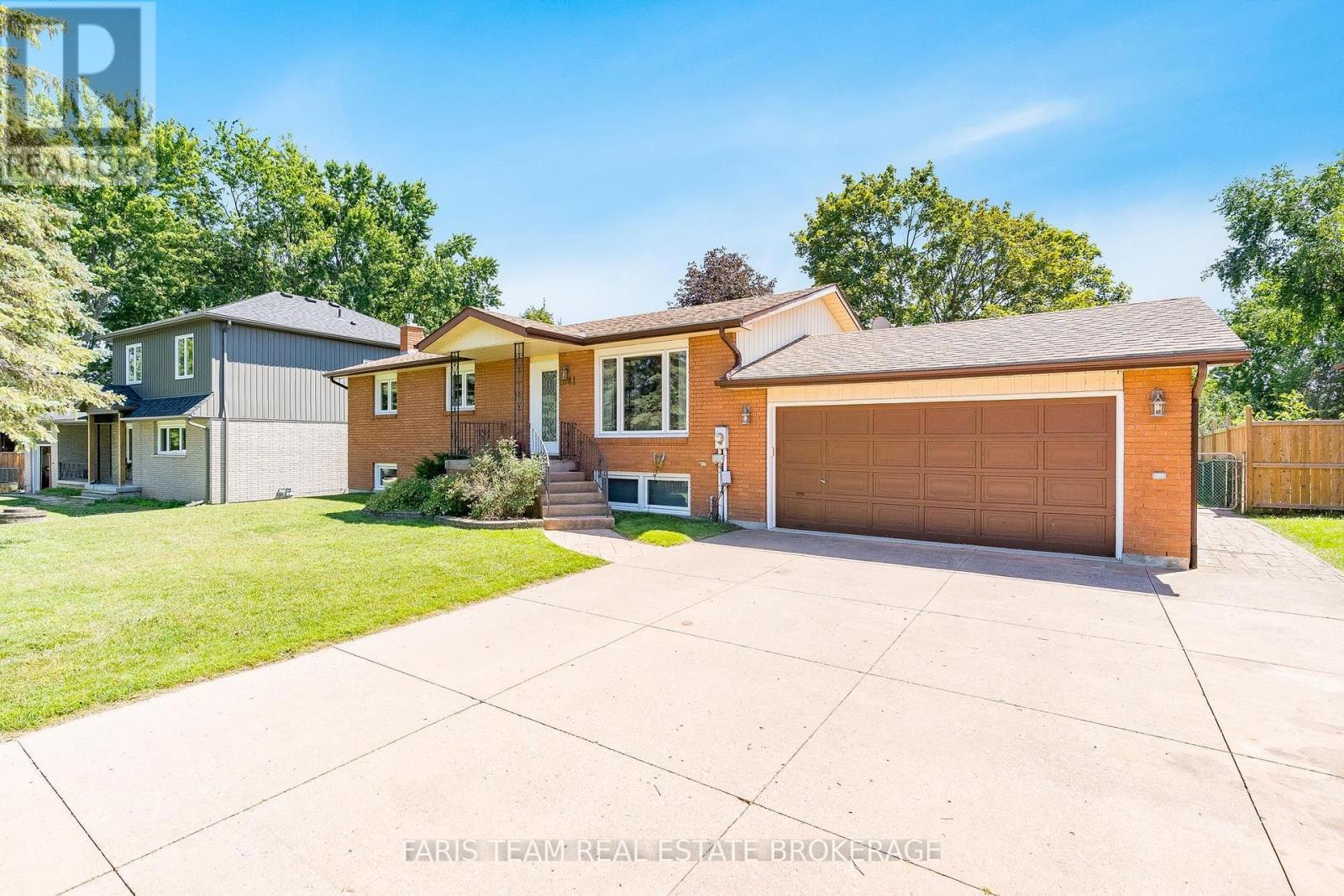 1041 Lebanon Drive, Innisfil, Ontario  L9S 2B7 - Photo 6 - N13628612
