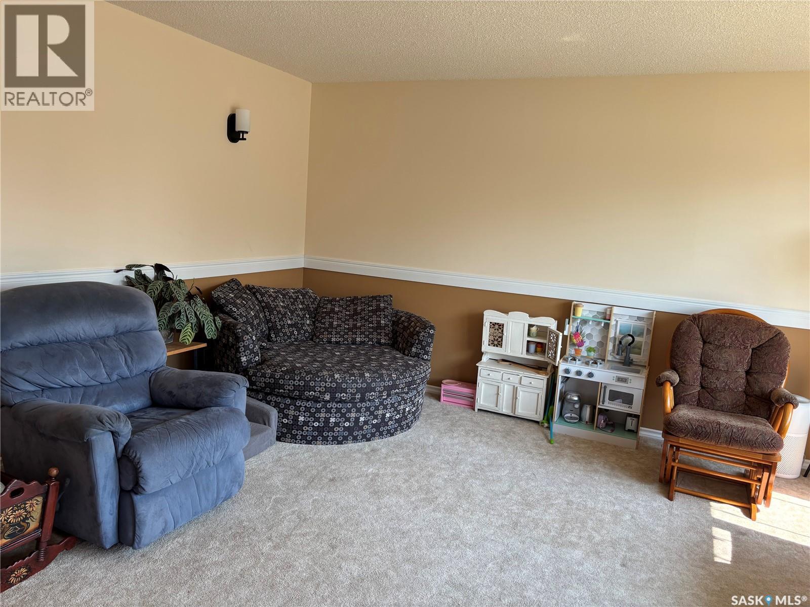 8 Whyte Place, Swift Current, Saskatchewan S9H 1P8 - Photo 12 - SK044281