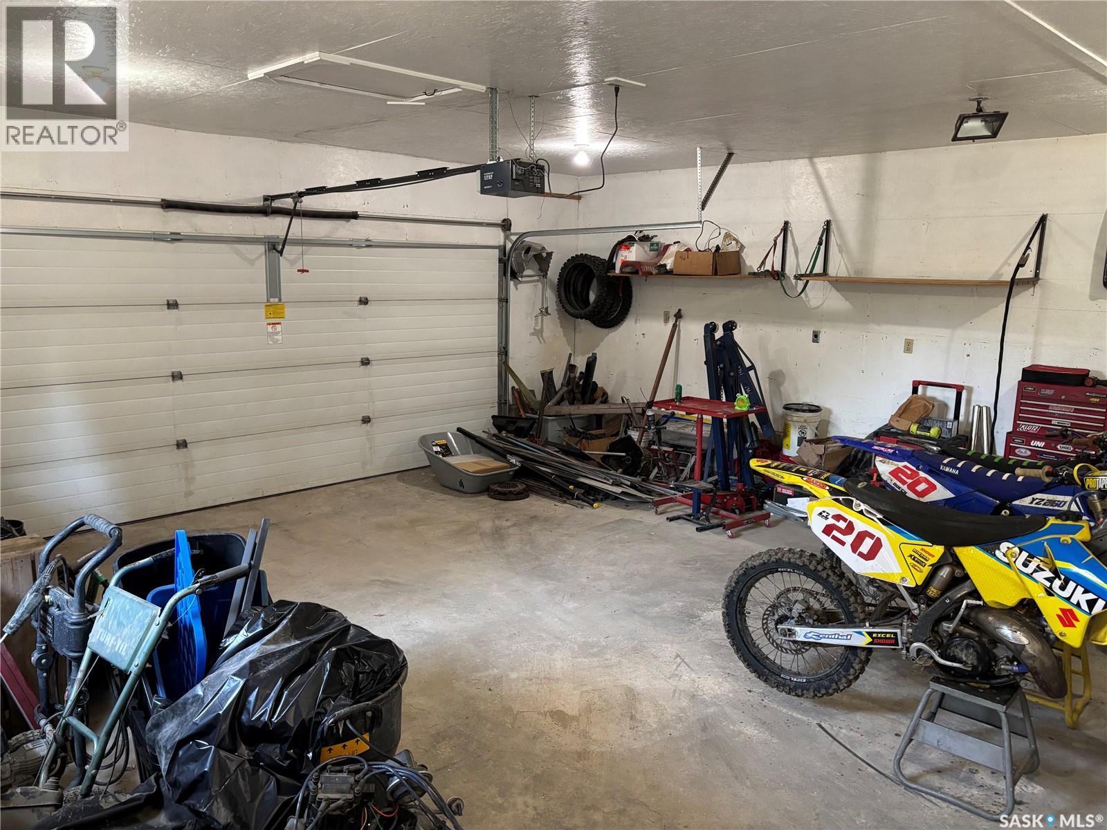 8 Whyte Place, Swift Current, Saskatchewan S9H 1P8 - Photo 25 - SK044281