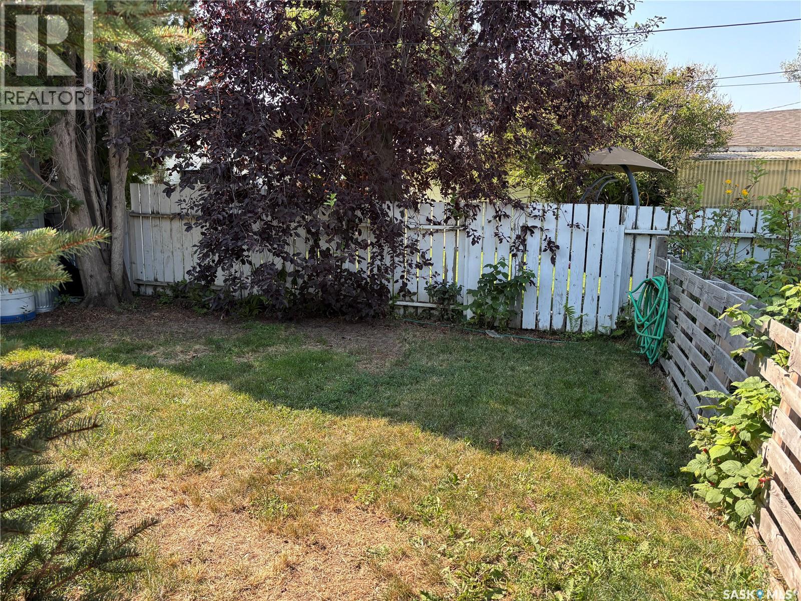 8 Whyte Place, Swift Current, Saskatchewan S9H 1P8 - Photo 27 - SK044281