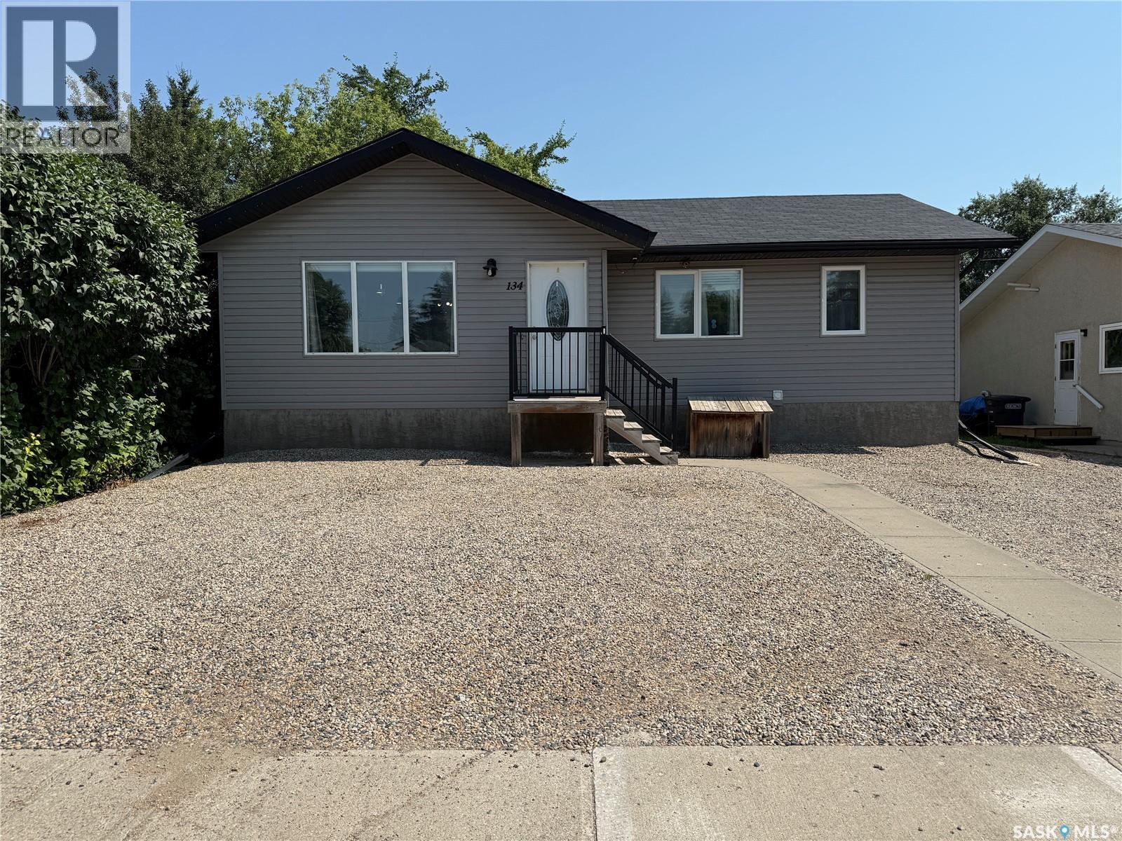 134 10th Street, Humboldt, Saskatchewan S0K 2A0 - Photo 2 - SK044261