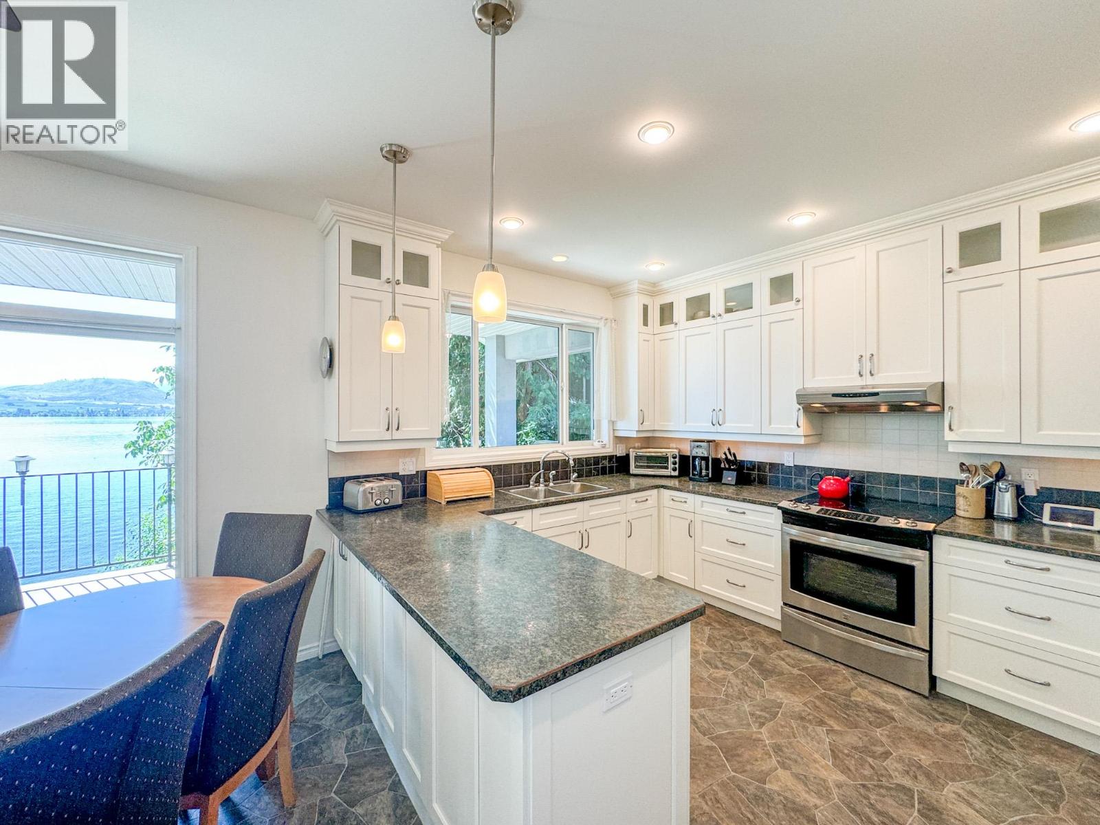 8503 Kingfisher Drive, Osoyoos, British Columbia  V0H 1V1 - Photo 11 - 10392936