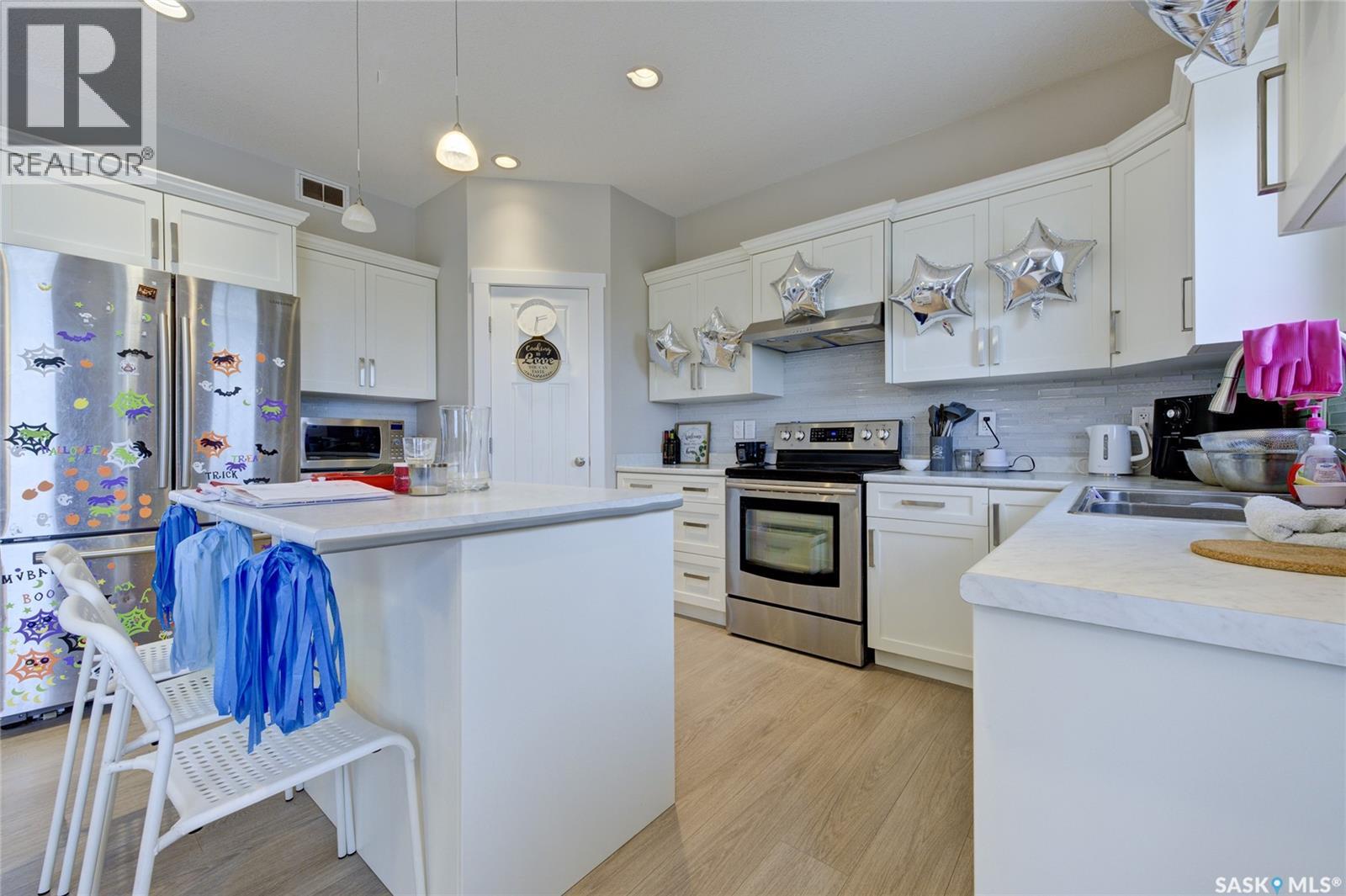 1063 Glacial Shores Common, Saskatoon, Saskatchewan  S7W 0R2 - Photo 13 - SK041316