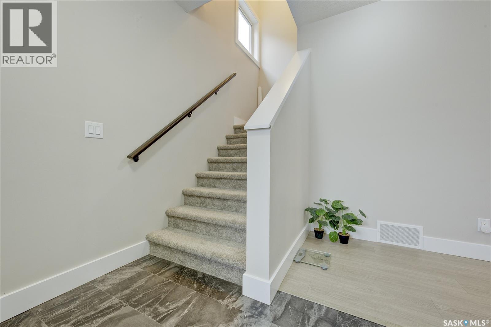 1063 Glacial Shores Common, Saskatoon, Saskatchewan  S7W 0R2 - Photo 4 - SK041316