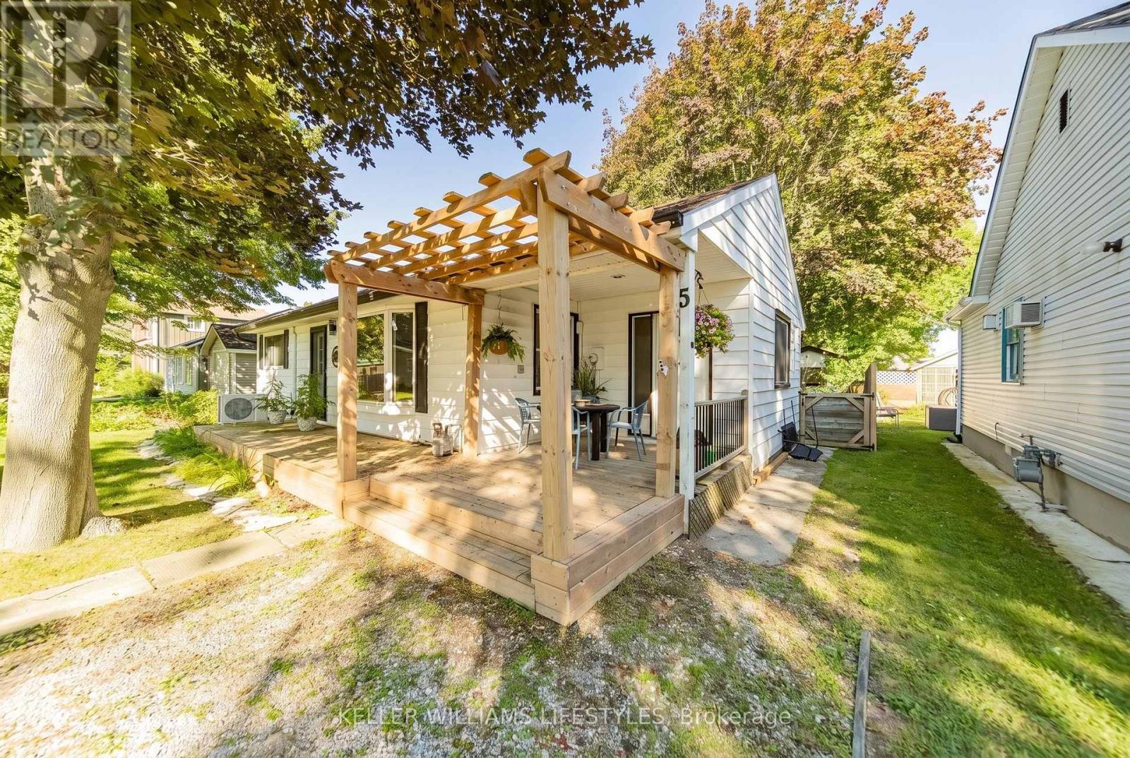 71214 Karen Drive, Bluewater, Ontario  N0M 1N0 - Photo 2 - X13628650