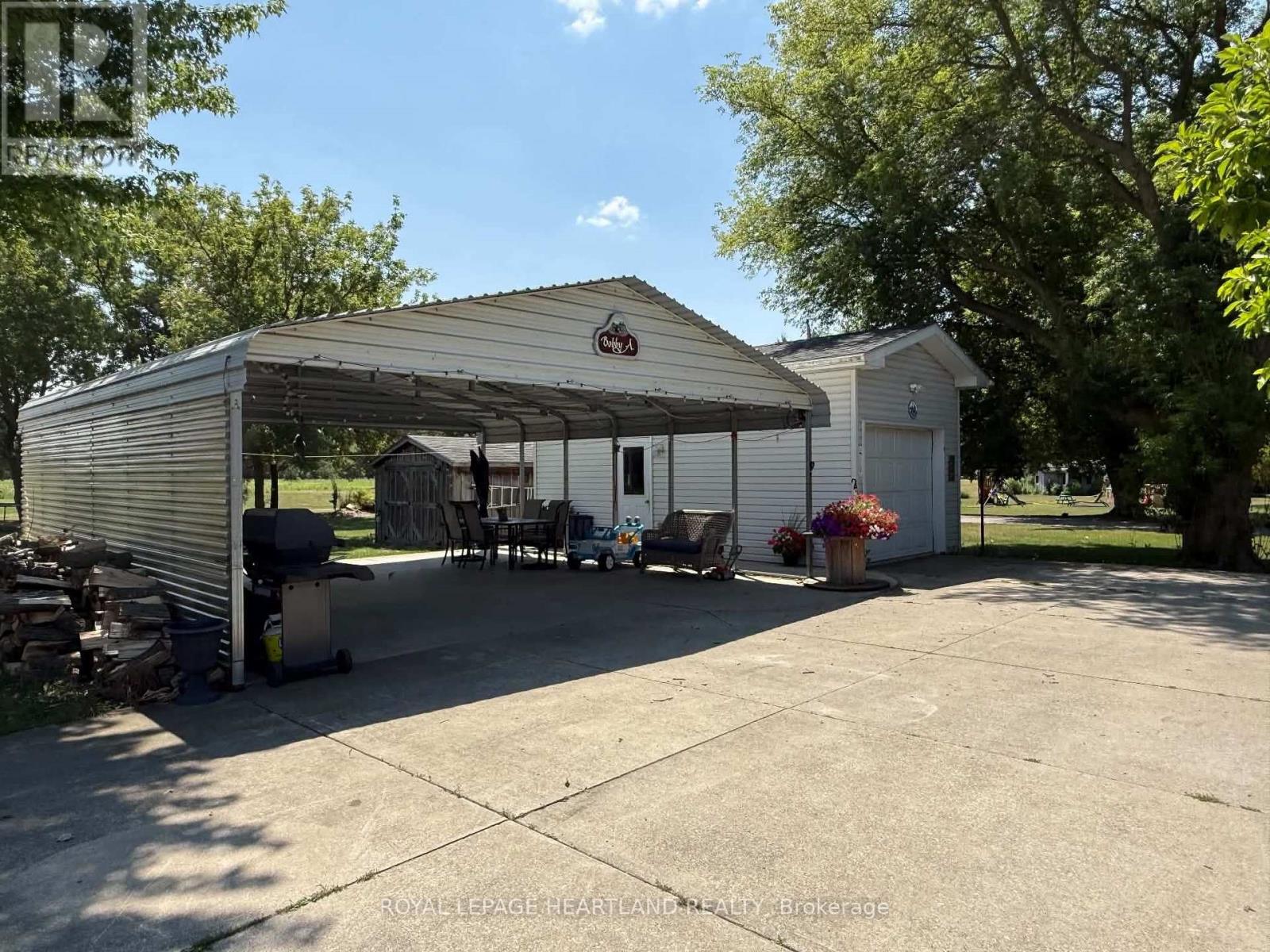 315 Main Street, Lambton Shores, Ontario  N0M 2N0 - Photo 11 - X13628670