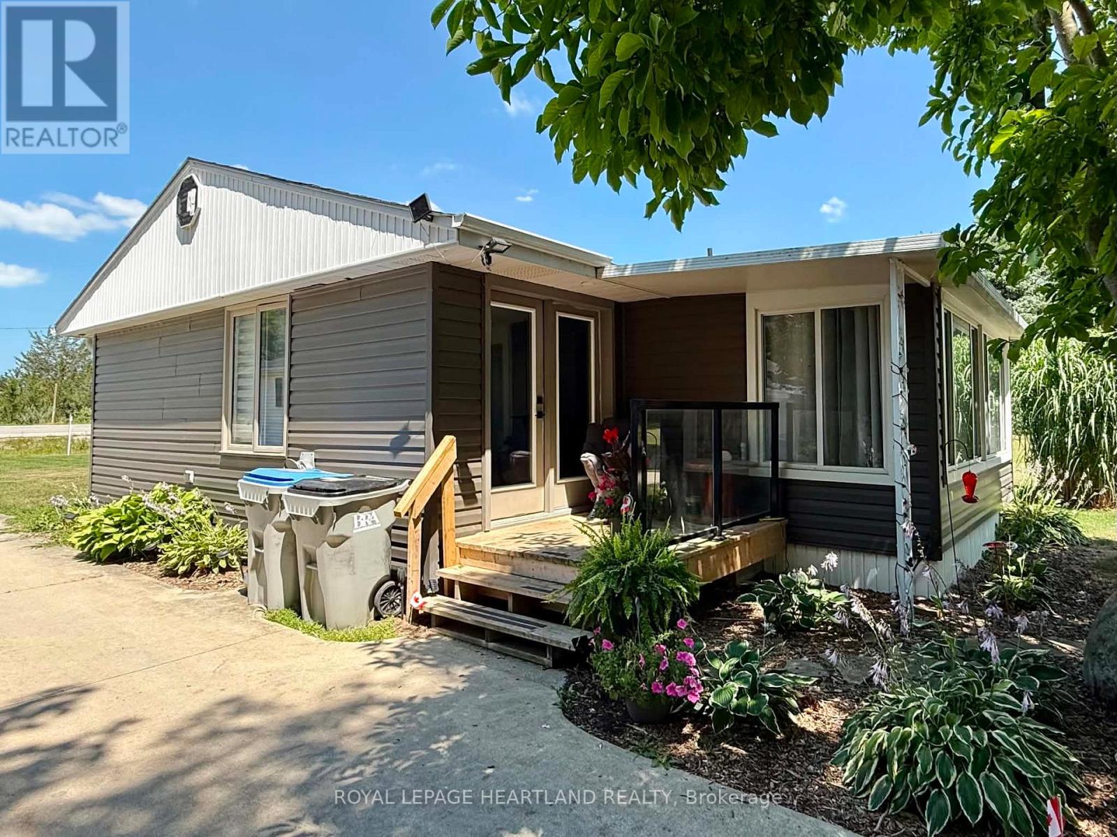 315 Main Street, Lambton Shores, Ontario  N0M 2N0 - Photo 3 - X13628670