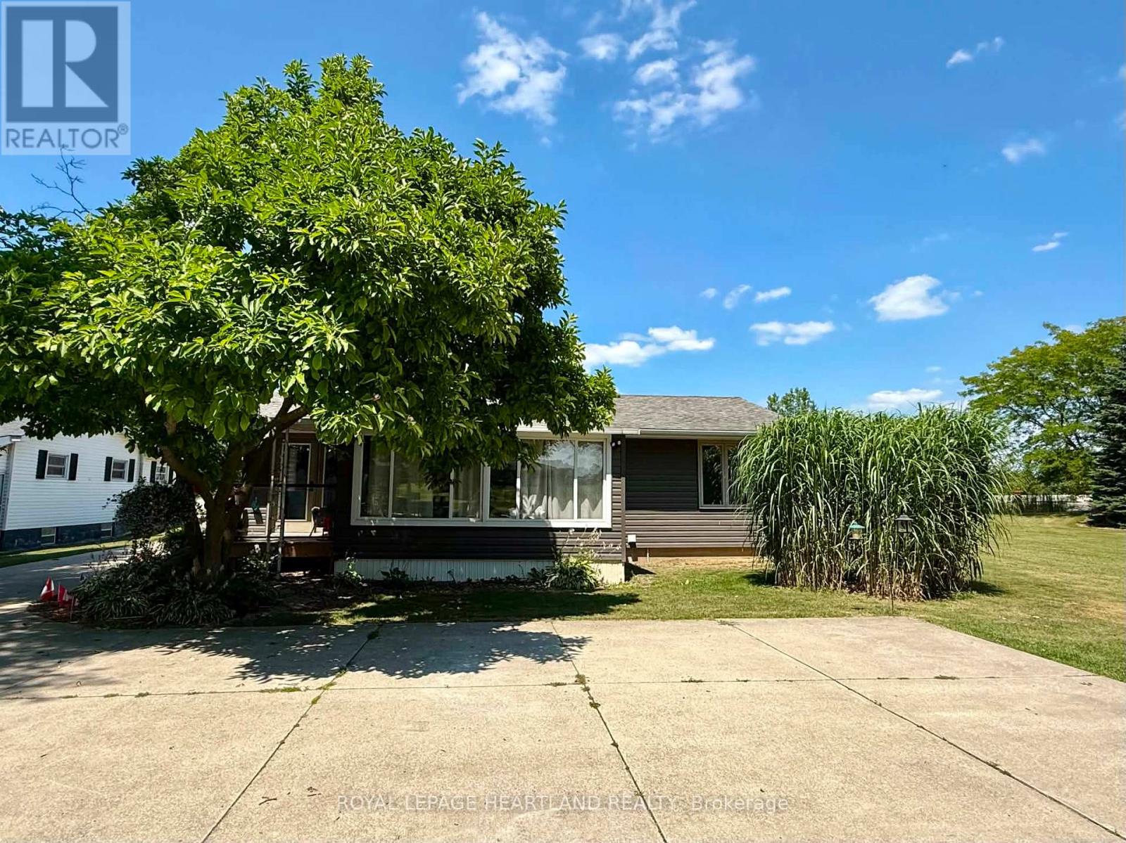 315 Main Street, Lambton Shores, Ontario  N0M 2N0 - Photo 5 - X13628670